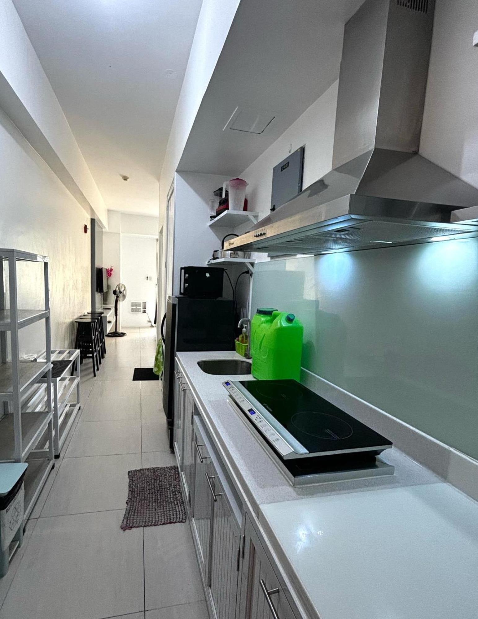 Beach Condos At Pico De Loro Cove - Wi-Fi & Netflix, 42-50"Tvs With Cignal Cable, Uratex Beds & Pillows, Equipped Kitchen, Balcony, Parking - Guest Registration Fee Is Not Included ناسوجبو المظهر الخارجي الصورة